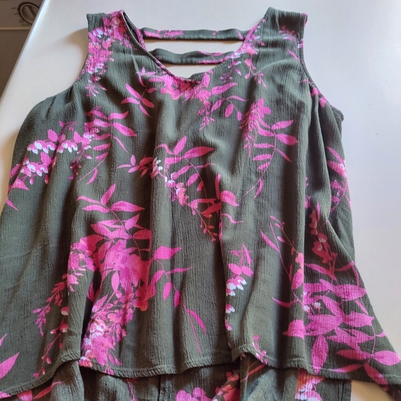 A.n.a rayon top - Picture 3 of 3